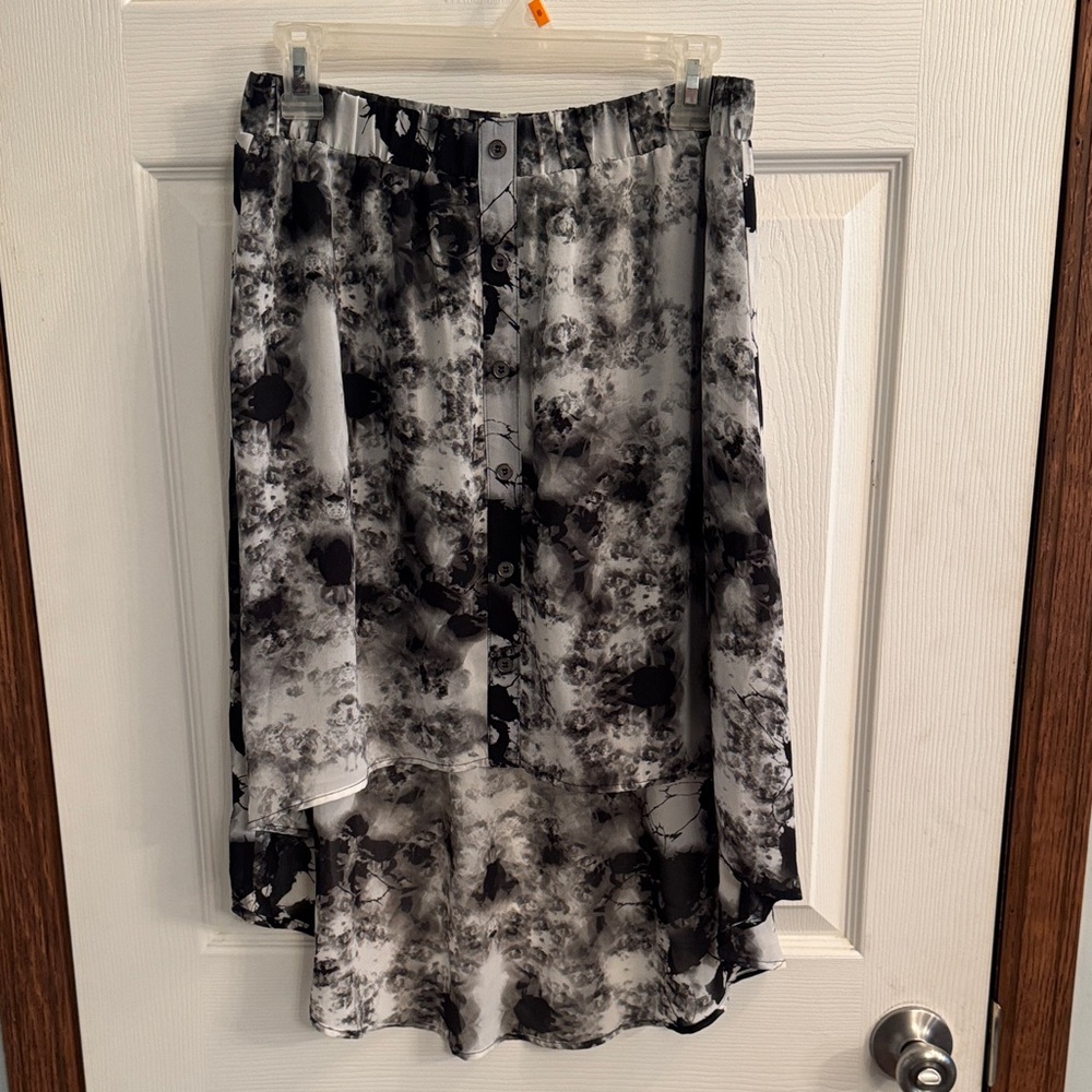 Forever‎ 21 L Black and White Women's Skirt